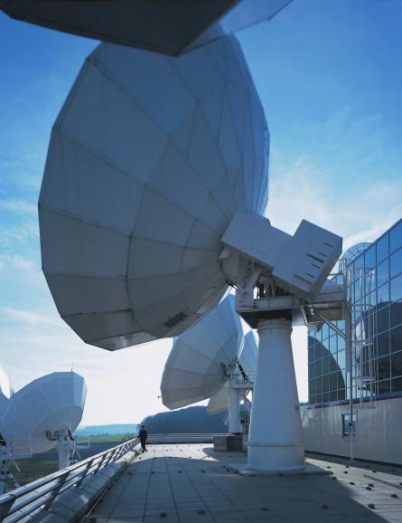 SES-Insights-Multi-Orbit-Antenna