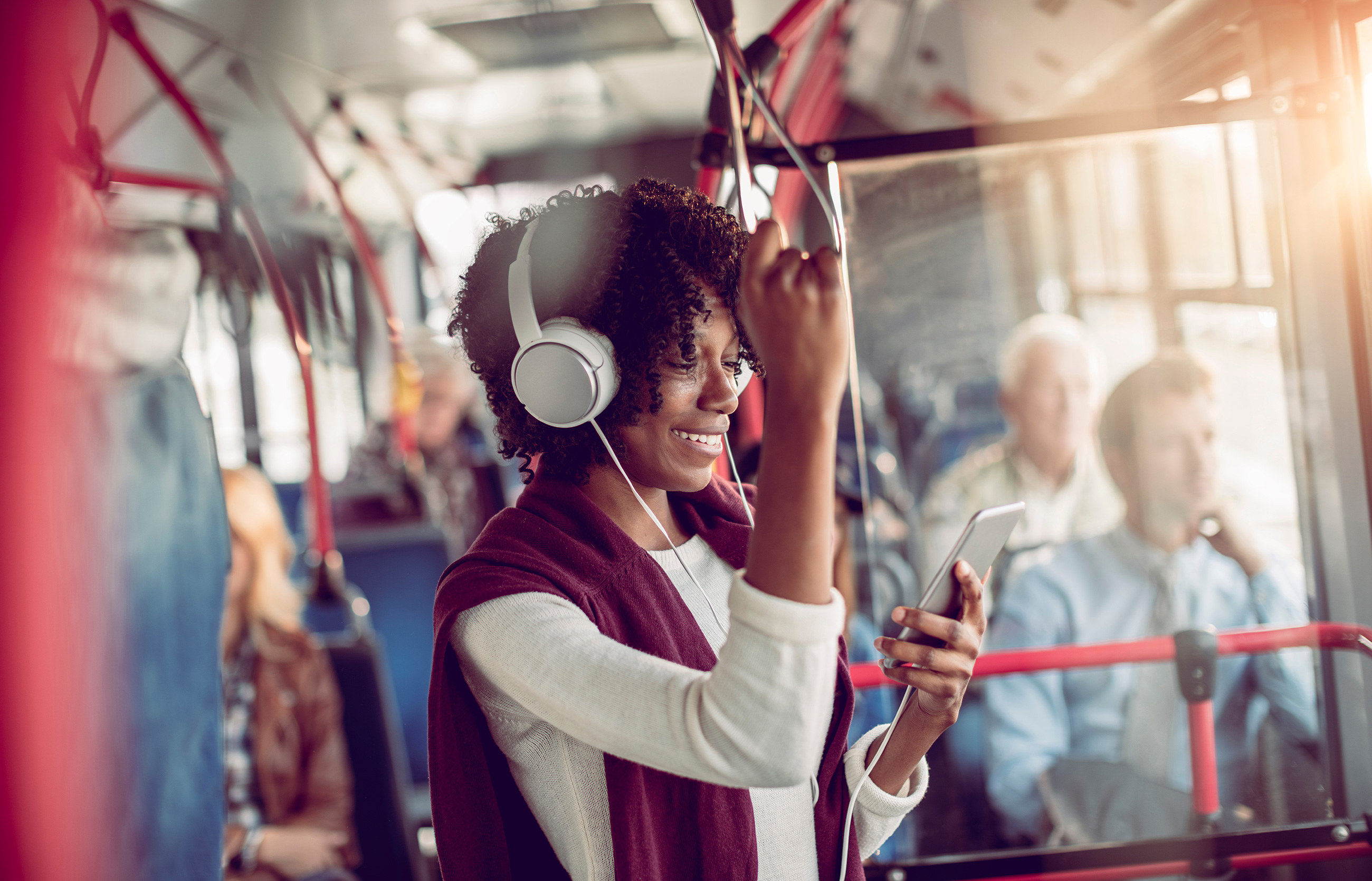 Relax music. человек с наушниками. I really like listening to music. подросток в наушниках. I really like listening to music.