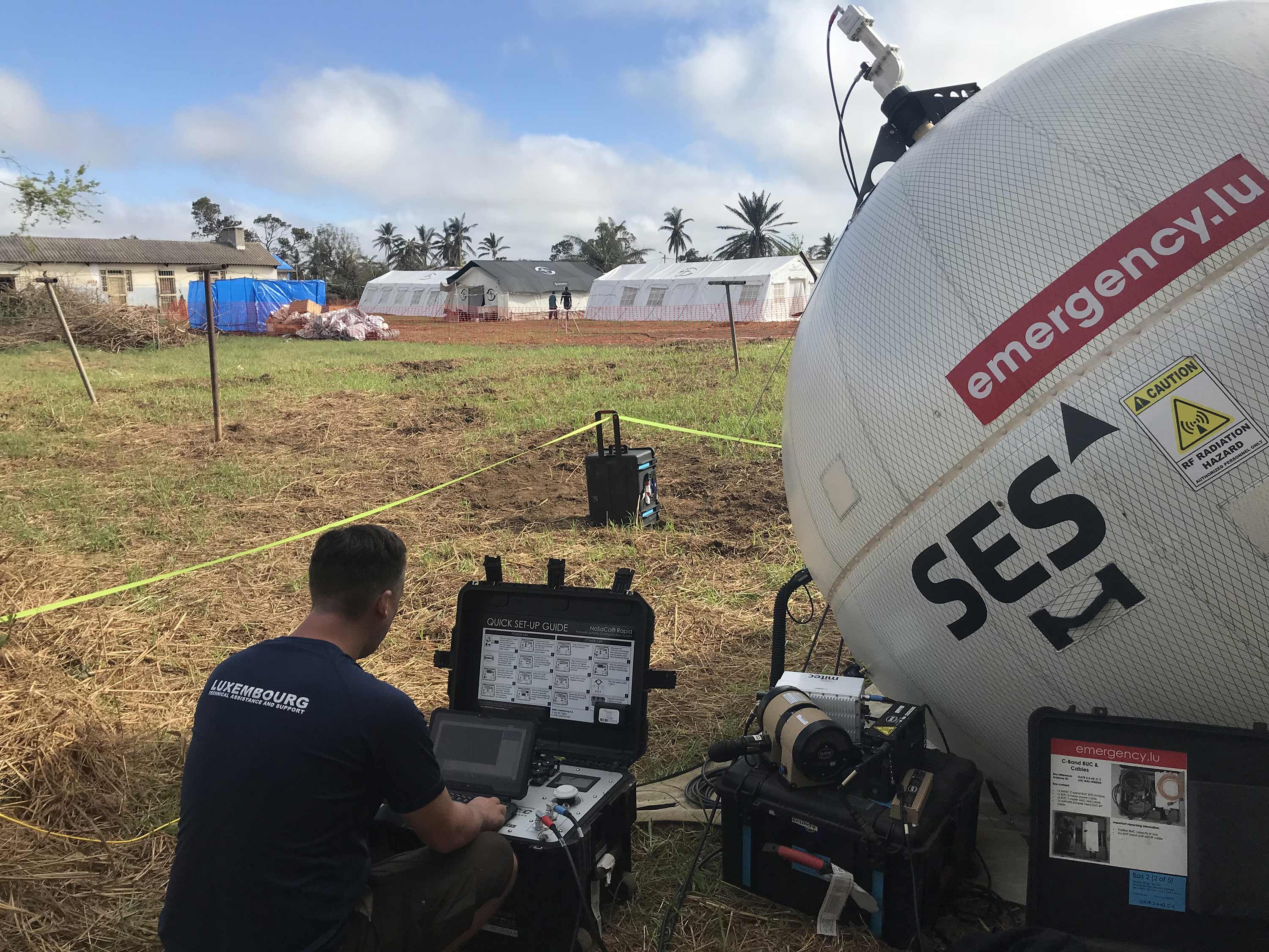 Man working on an Emergency.lu antenna