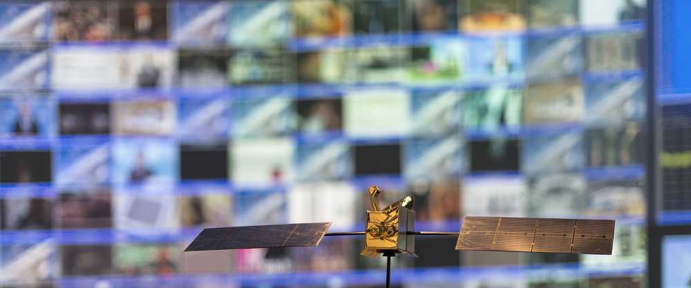 Scale satellite model