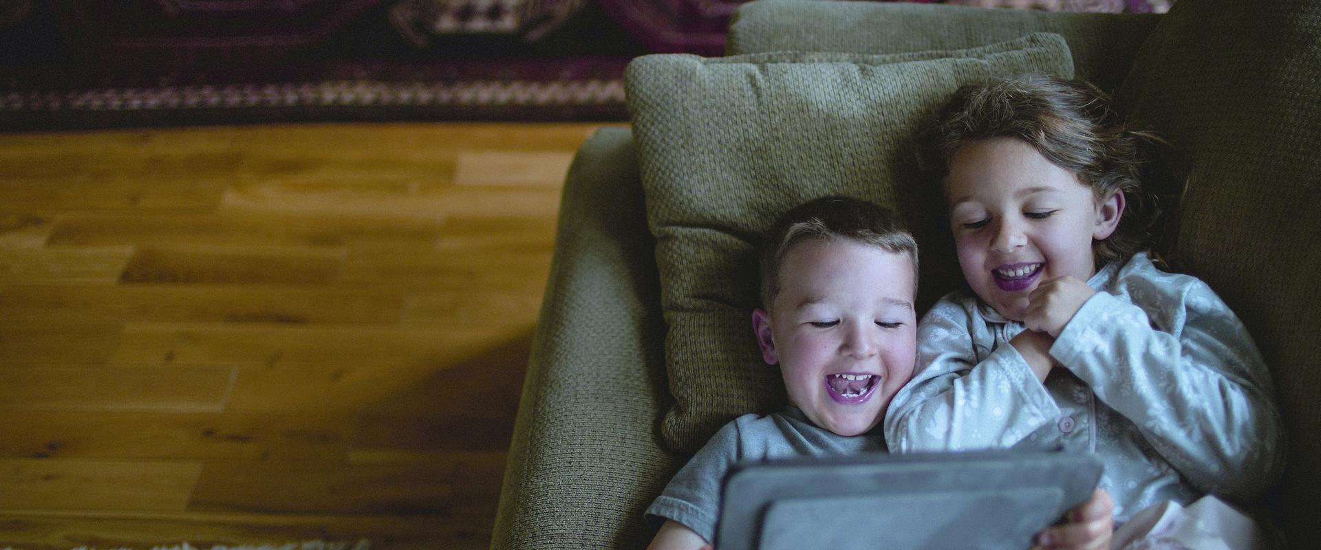 Children watchting video on tablet