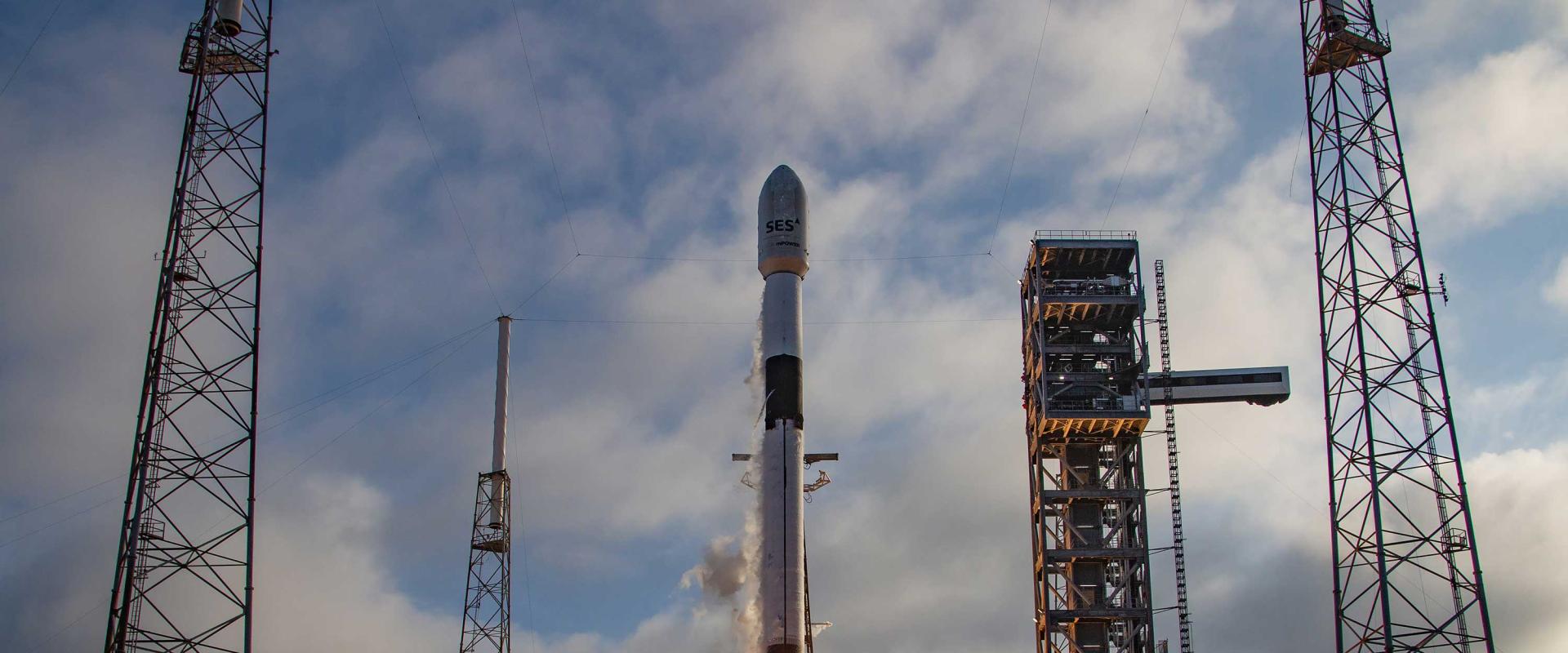 SES-O3b_mPOWER-5-6-launch