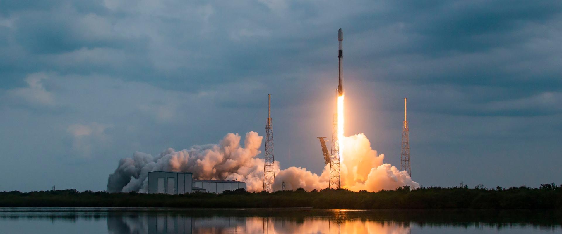 Satellite launch, credit SpaceX Satellite launch, credit SpaceX