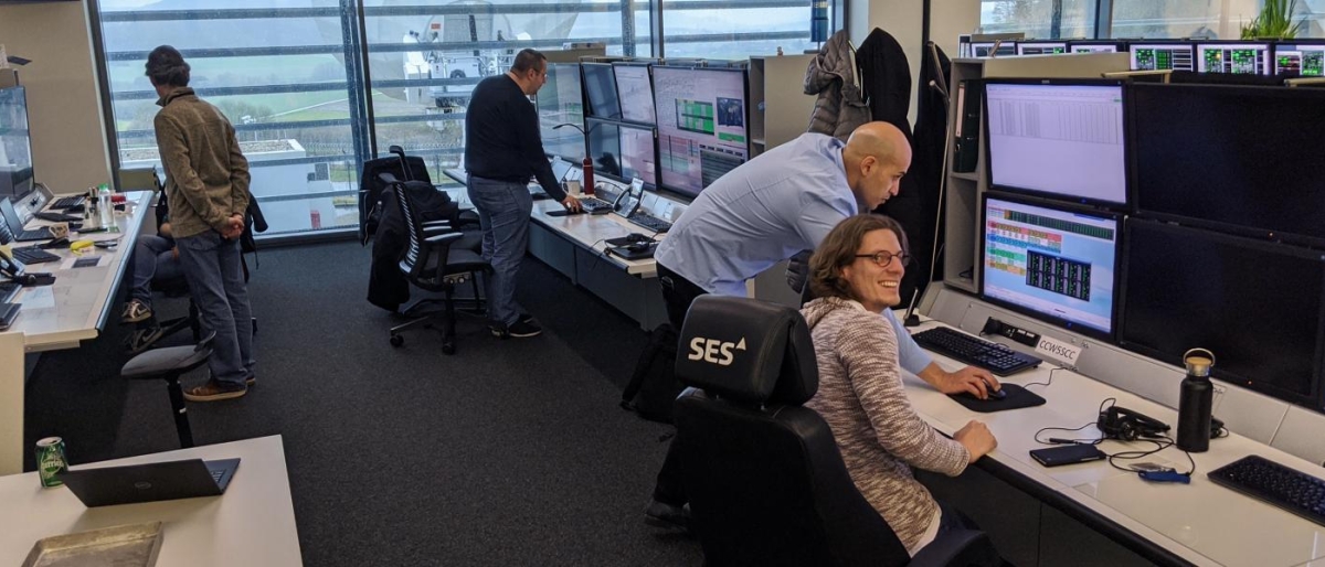 Image of SES staff working at computer stations.