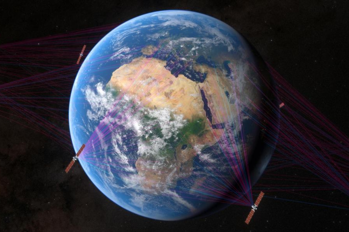 Image of O3b mPOWER satellites forming network links in space with Earth in the middle.