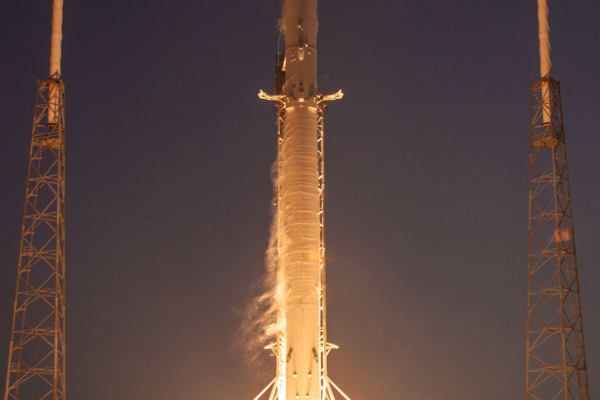 SES-9 on Falcon 9 lift-off