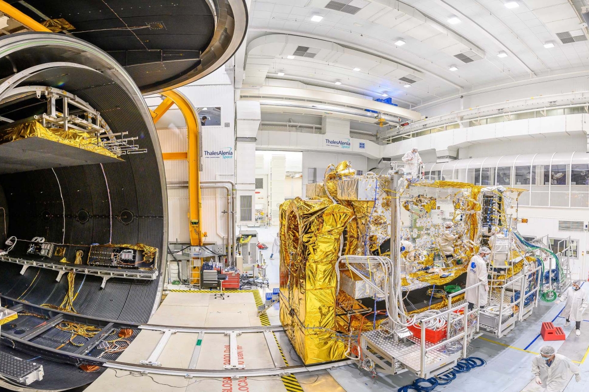 Thales facility - test satellite thermal vacuum entry
