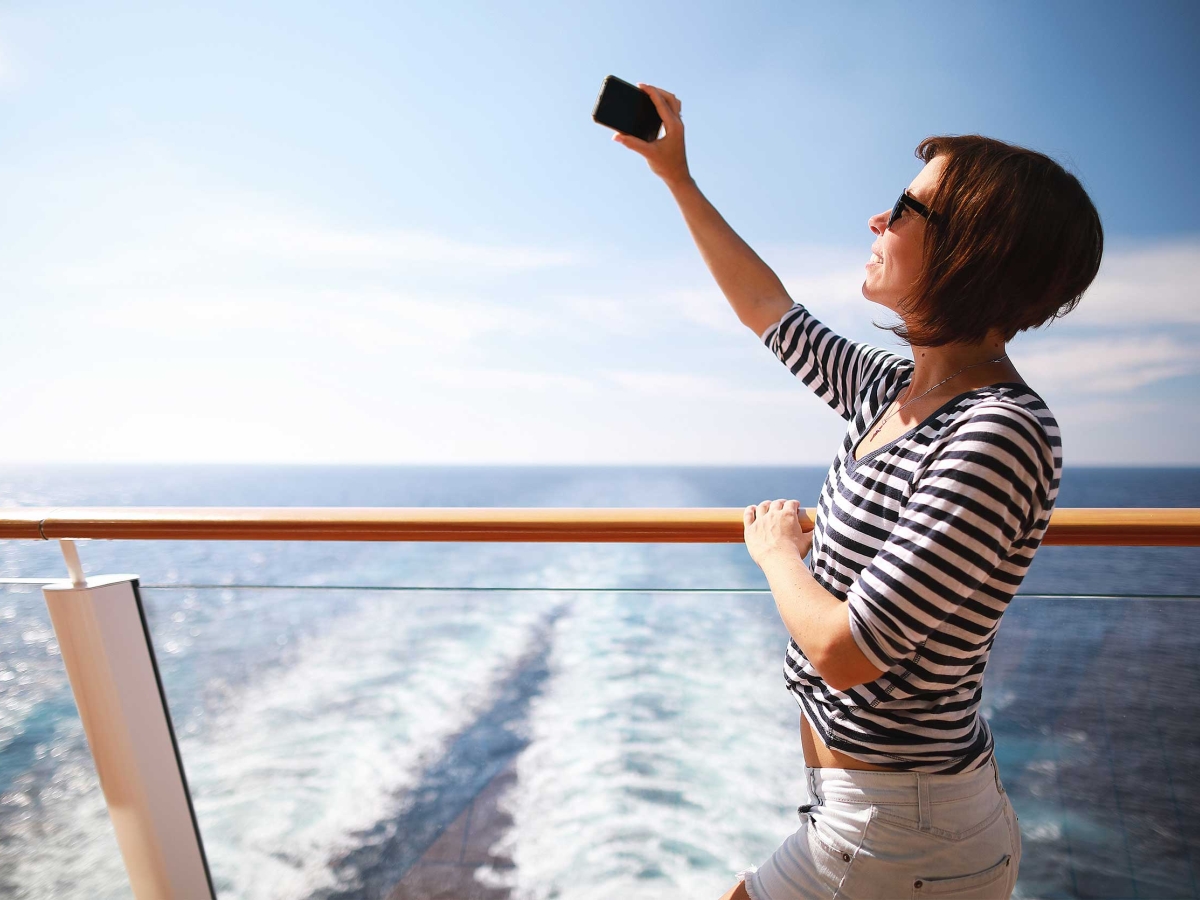 SES-Blog-Cruise-Connectivity-banner-image