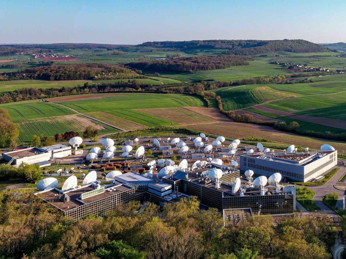 Top view of an antenna field in a countryside landscape