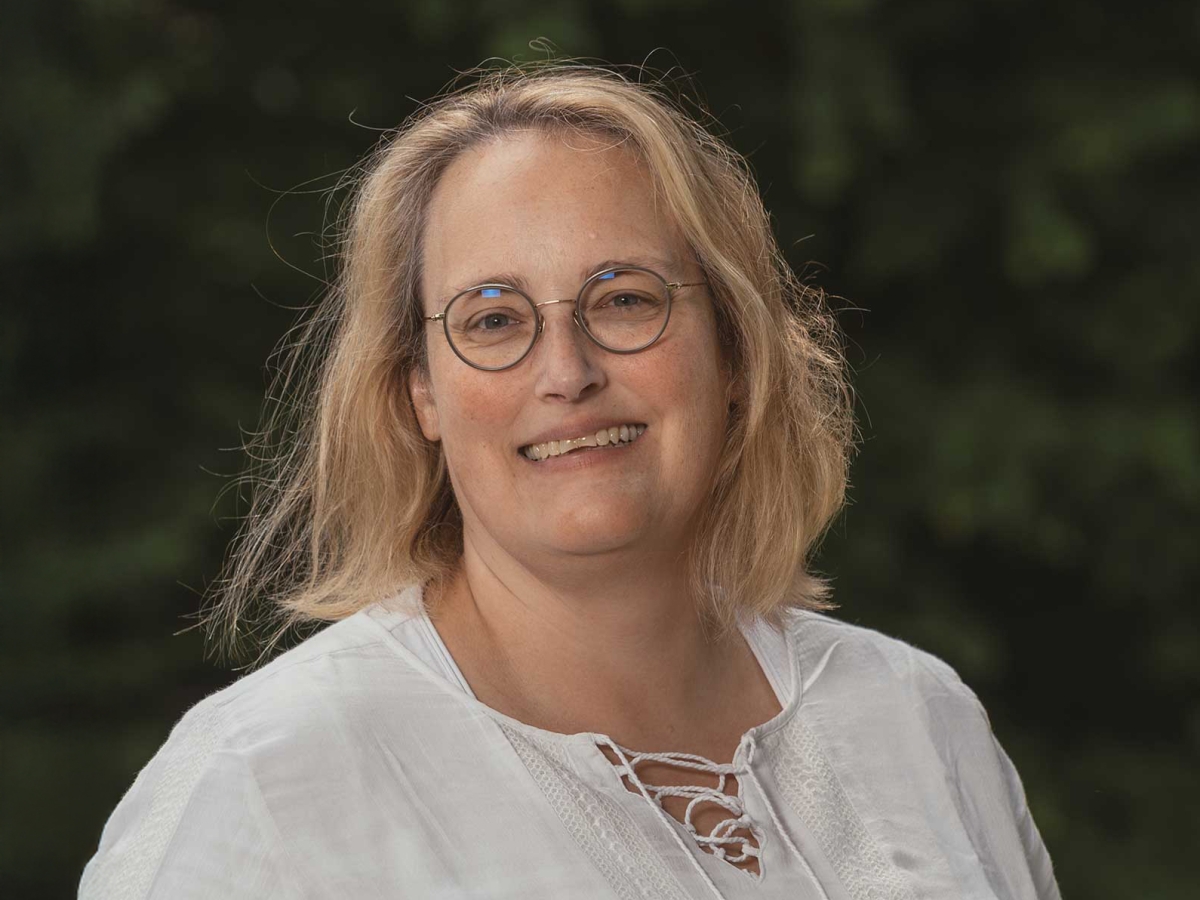 Portrait image of Anne Lellinger